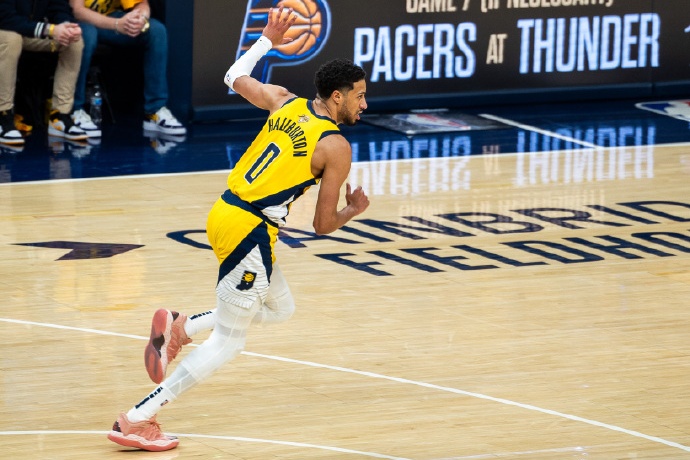 哈利伯顿带伤出战 G6 且无出场时间限制,步行者背水一战的希望之光 哈利伯顿带伤出战 G6 且无出场时间限制,步行者背水一战的希望之光